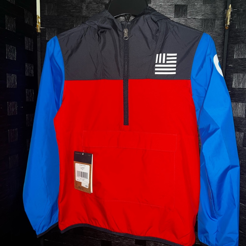 New - never worn - Northface wind breaker Size 10/12